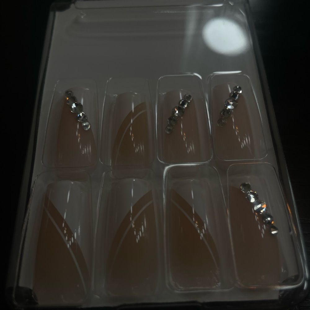 Kiss Elegant Nude and Silver Nail Set
